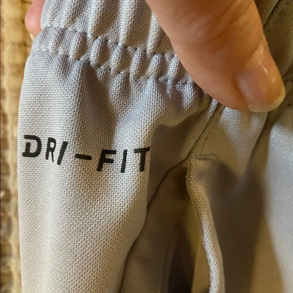Nike Dri-Fit shorts - Picture 2 of 4